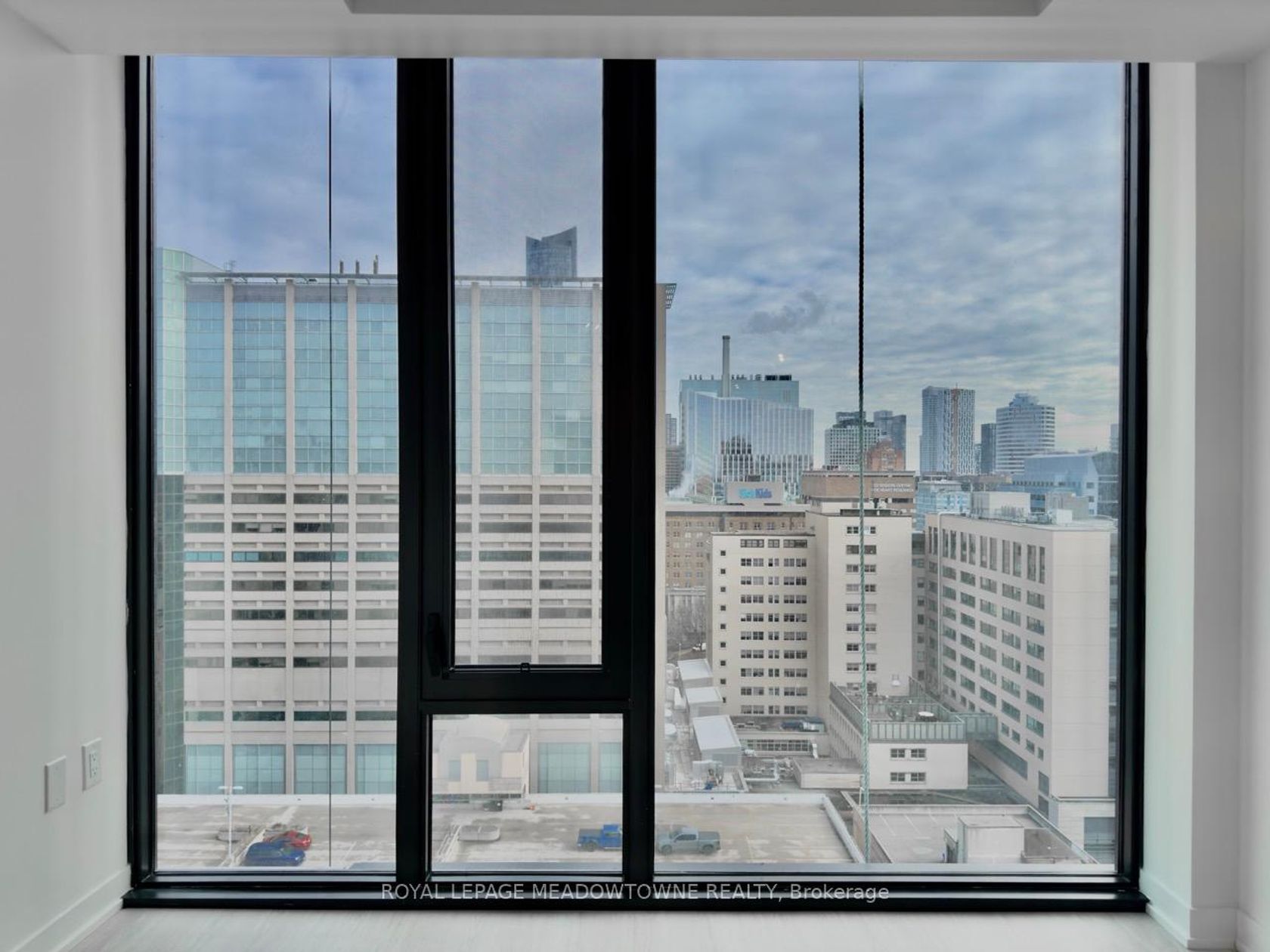 Photo 6 at 1707 - 195 McCaul Street, Chinatown, Toronto Photo 6 at 1707 - 195 McCaul Street, Chinatown, Toronto