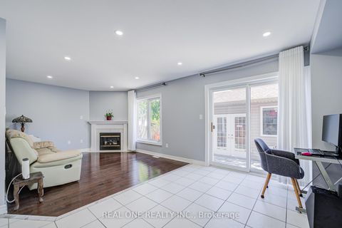 Photo 16 at 118 Shepton Way, Steeles, Toronto