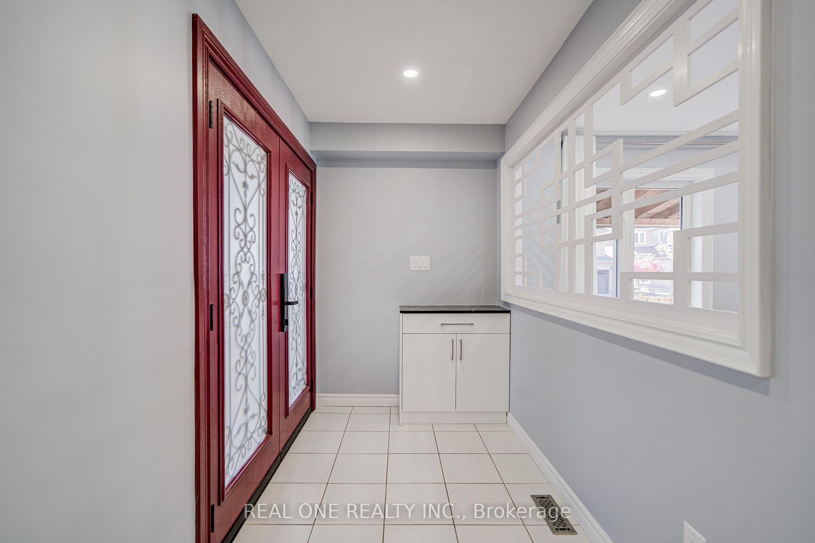 Photo 4 at 118 Shepton Way, Steeles, Toronto Photo 4 at 118 Shepton Way, Steeles, Toronto