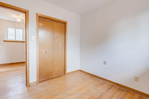 Photo 19 at 29 Doverwood Court, Newtonbrook East, Toronto