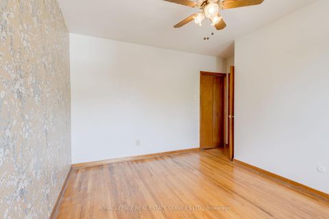 Photo 21 at 29 Doverwood Court, Newtonbrook East, Toronto