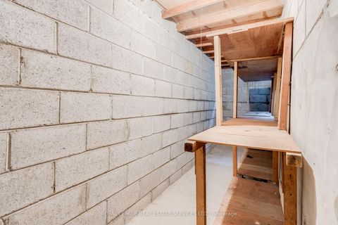 Photo 28 at 29 Doverwood Court, Newtonbrook East, Toronto