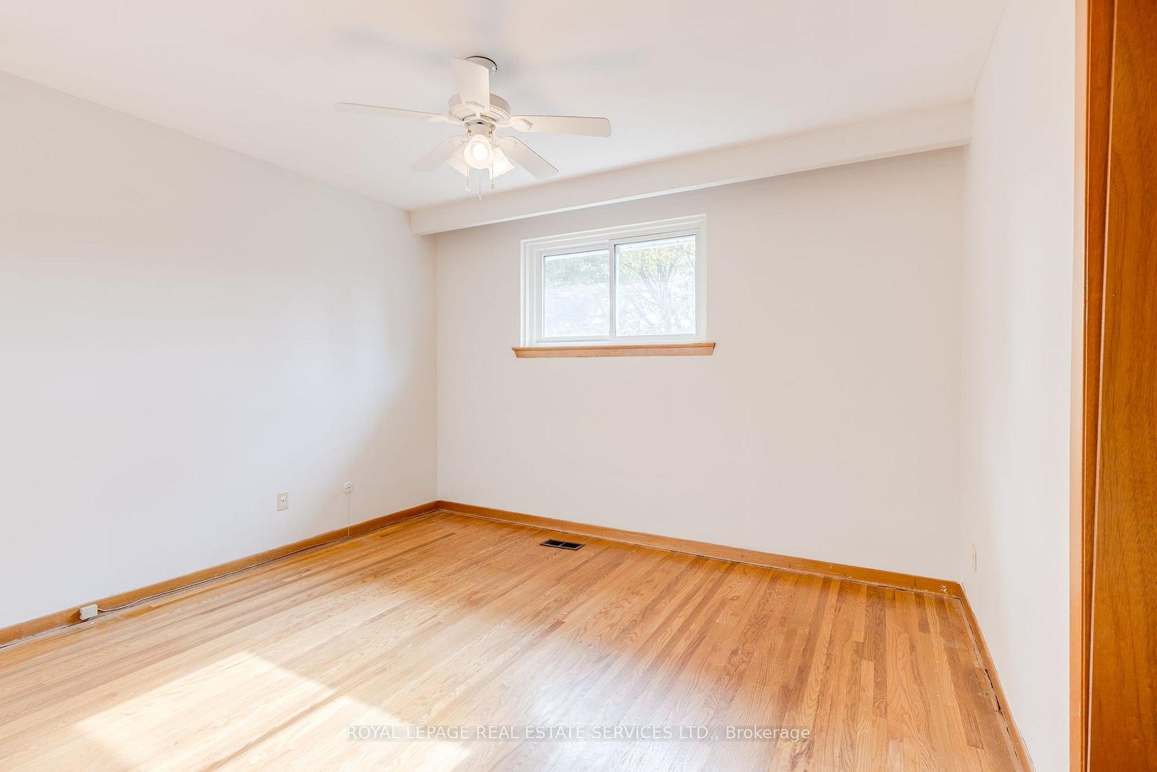 Photo 16 at 29 Doverwood Court, Newtonbrook East, Toronto Photo 16 at 29 Doverwood Court, Newtonbrook East, Toronto