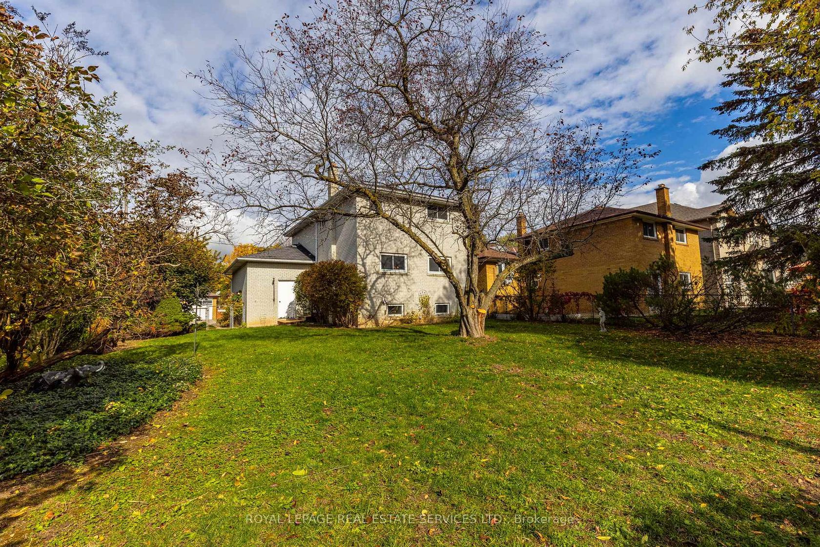 Photo 35 at 29 Doverwood Court, Newtonbrook East, Toronto Photo 35 at 29 Doverwood Court, Newtonbrook East, Toronto