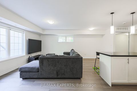 Photo 14 at B11 - 26 Bruce Street W, East Woodbridge, Vaughan