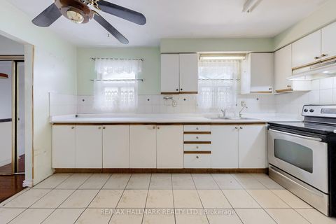 Photo 9 at 34 Yucatan Road, Pleasant View, Toronto