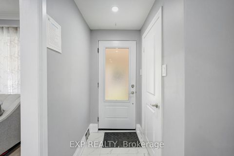 Photo 3 at 90A Bicknell Avenue, Eglinton West, Toronto