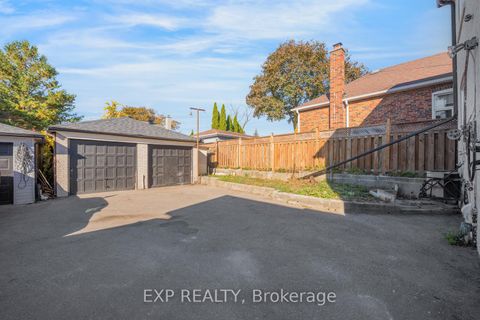 Photo 33 at 90A Bicknell Avenue, Eglinton West, Toronto