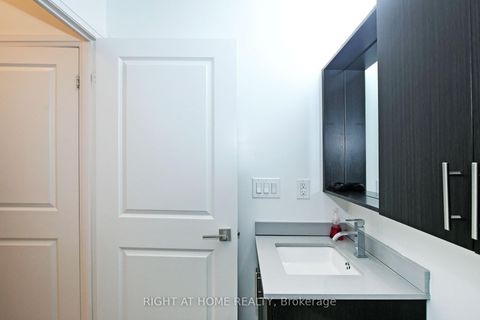 Photo 16 at 720 - 3600 HWY 7 Road, Vaughan Corporate Centre, Vaughan