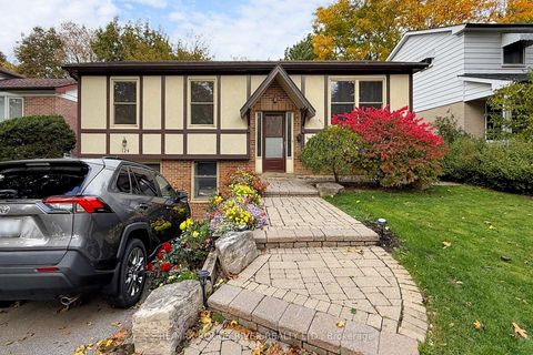 Photo 1 at 124 Aspenwood Drive, Hillcrest Village, Toronto