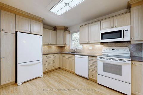 Photo 9 at 124 Aspenwood Drive, Hillcrest Village, Toronto