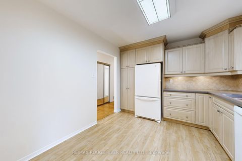 Photo 10 at 124 Aspenwood Drive, Hillcrest Village, Toronto