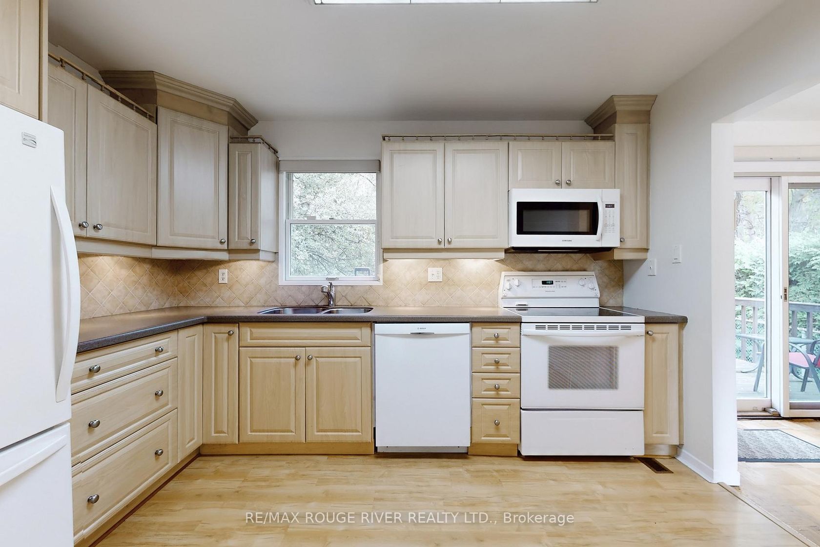 Photo 8 at 124 Aspenwood Drive, Hillcrest Village, Toronto Photo 8 at 124 Aspenwood Drive, Hillcrest Village, Toronto