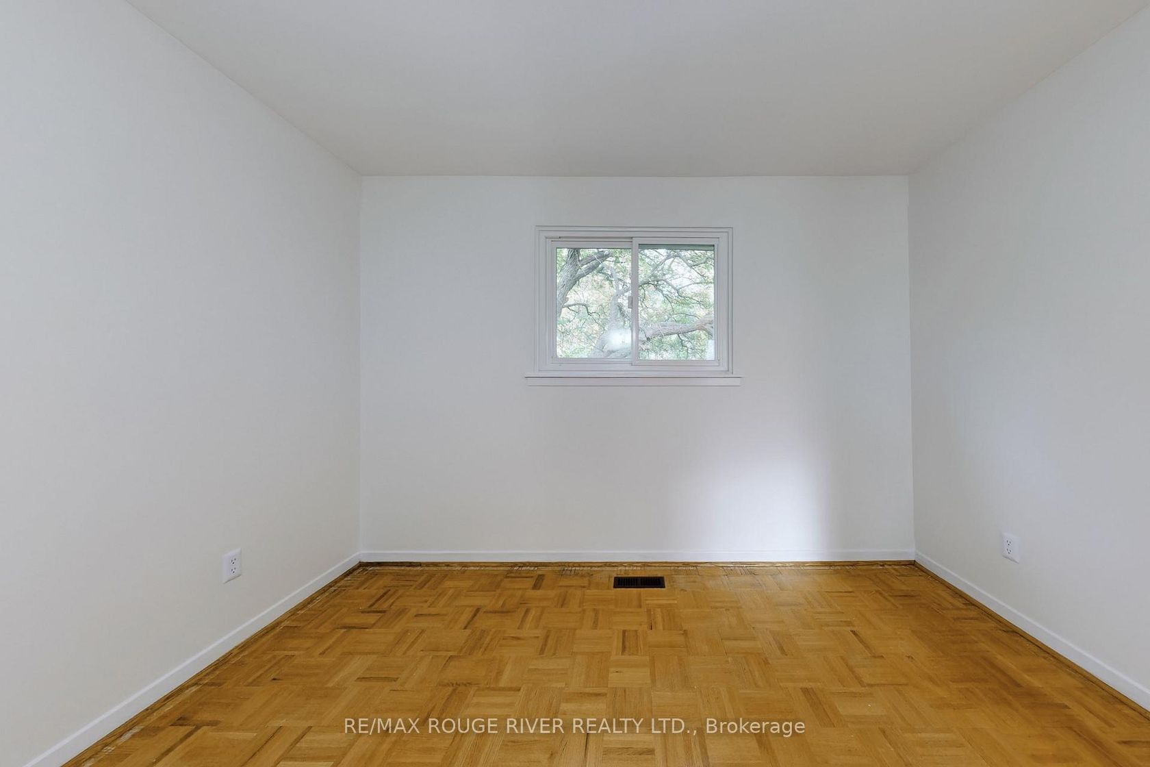 Photo 14 at 124 Aspenwood Drive, Hillcrest Village, Toronto Photo 14 at 124 Aspenwood Drive, Hillcrest Village, Toronto