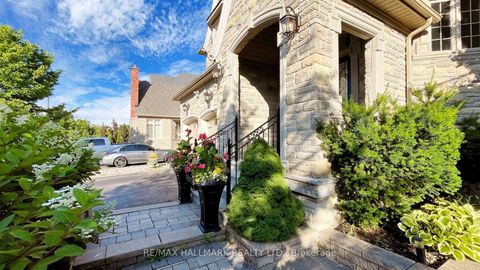 Photo 3 at 39 Lilly Valley Crescent, King City, King