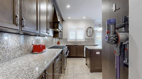 Photo 15 at 39 Lilly Valley Crescent, King City, King