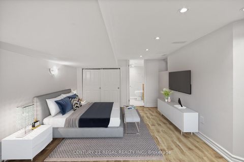 Photo 3 at 300 Montrose Avenue, Little Italy, Toronto