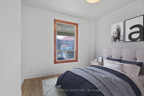 Photo 7 at 300 Montrose Avenue, Little Italy, Toronto