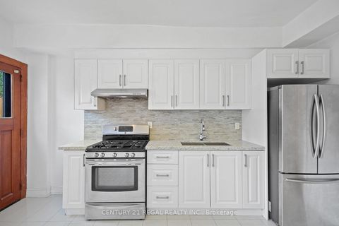 Photo 10 at 300 Montrose Avenue, Little Italy, Toronto