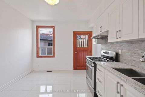 Photo 21 at 300 Montrose Avenue, Little Italy, Toronto Photo 21 at 300 Montrose Avenue, Little Italy, Toronto