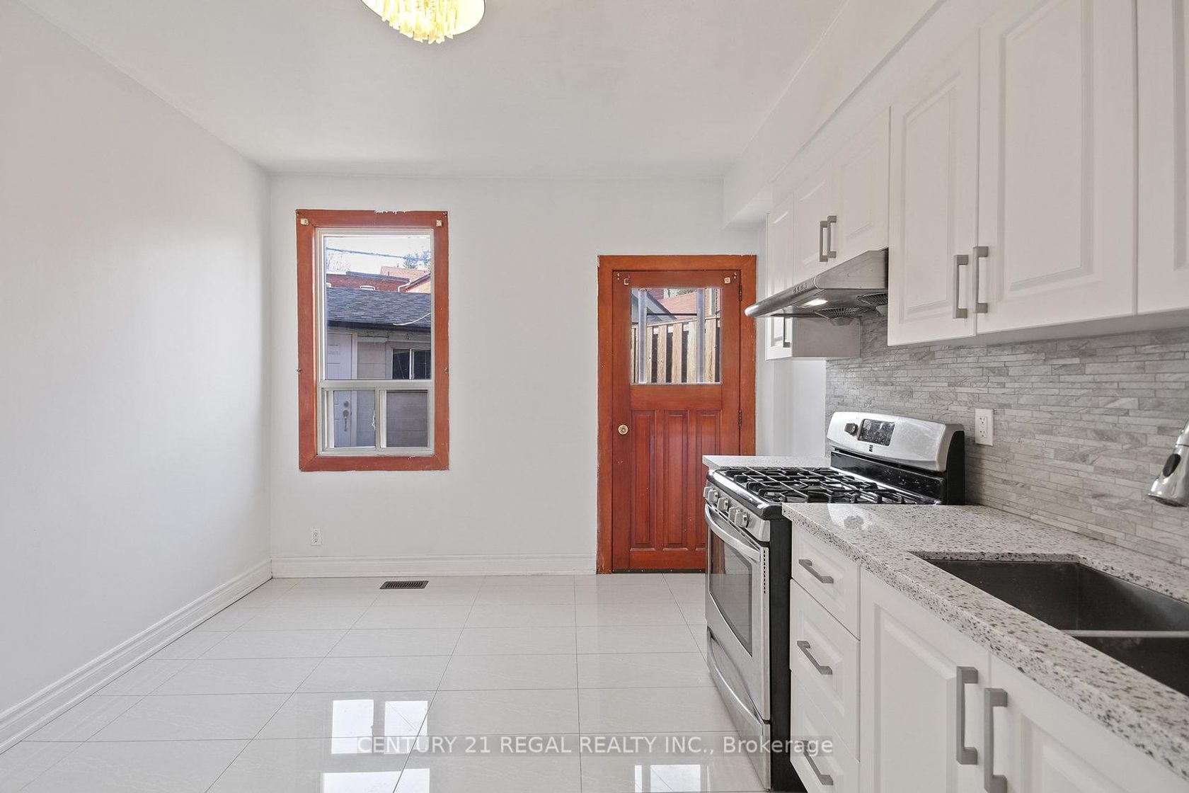 Photo 21 at 300 Montrose Avenue, Little Italy, Toronto Photo 21 at 300 Montrose Avenue, Little Italy, Toronto