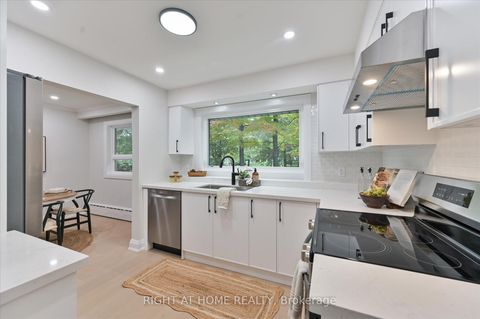 Photo 8 at 173 Wishing Well Drive, Sullivan, Toronto