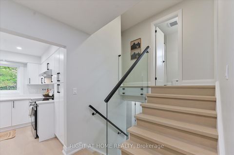 Photo 10 at 173 Wishing Well Drive, Sullivan, Toronto