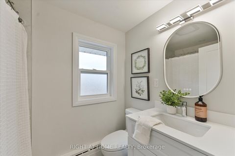 Photo 13 at 173 Wishing Well Drive, Sullivan, Toronto