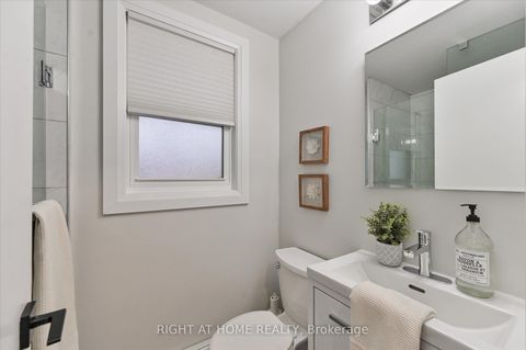 Photo 18 at 173 Wishing Well Drive, Sullivan, Toronto