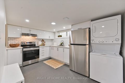 Photo 21 at 173 Wishing Well Drive, Sullivan, Toronto