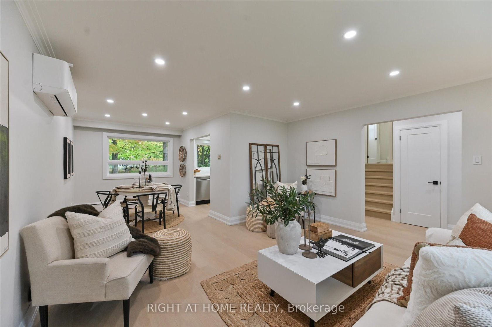 Photo 4 at 173 Wishing Well Drive, Sullivan, Toronto Photo 4 at 173 Wishing Well Drive, Sullivan, Toronto