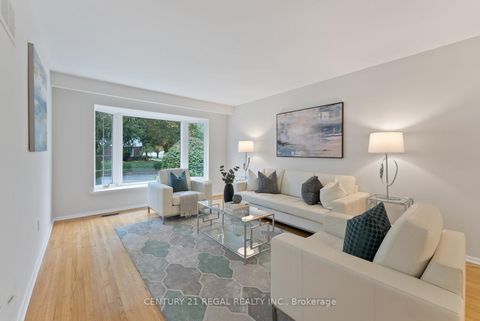 Photo 3 at 25 Briarscross Boulevard, Agincourt North, Toronto