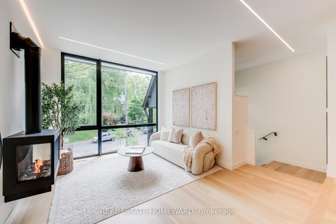 Photo 5 at 174 Kenilworth Avenue, The Beaches, Toronto