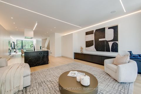 Photo 15 at 174 Kenilworth Avenue, The Beaches, Toronto