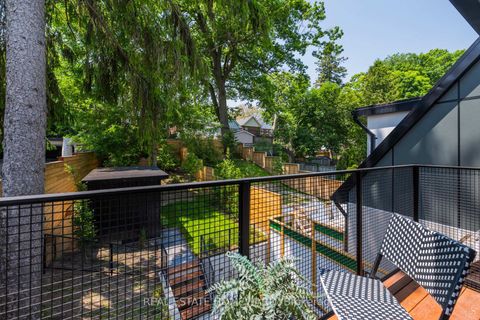 Photo 21 at 174 Kenilworth Avenue, The Beaches, Toronto