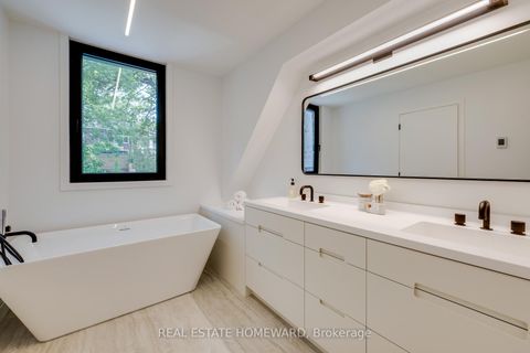 Photo 23 at 174 Kenilworth Avenue, The Beaches, Toronto