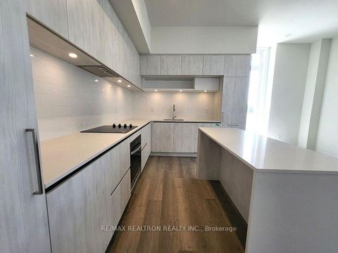 Photo 7 at 1003 - 14 David Eyer Road, Rural Richmond Hill, Richmond Hill