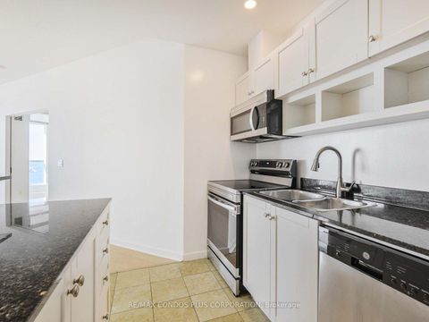 Photo 8 at 2209 - 208 Queens Quay W, Waterfront Communities C1, Toronto