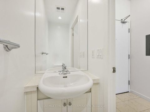 Photo 17 at 2209 - 208 Queens Quay W, Waterfront Communities C1, Toronto