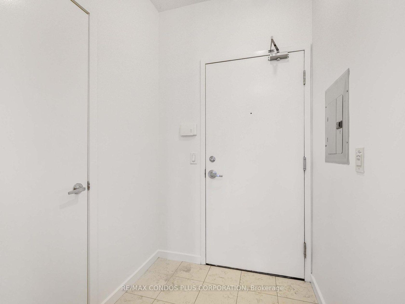 Photo 2 at 2209 - 208 Queens Quay W, Waterfront Communities C1, Toronto Photo 2 at 2209 - 208 Queens Quay W, Waterfront Communities C1, Toronto