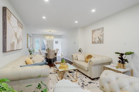 Photo 6 at 167 Covent Crescent, Aurora Highlands, Aurora