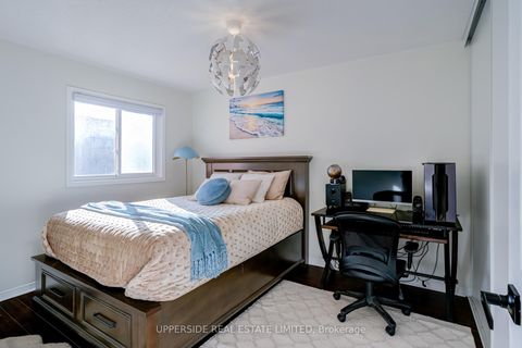 Photo 22 at 167 Covent Crescent, Aurora Highlands, Aurora