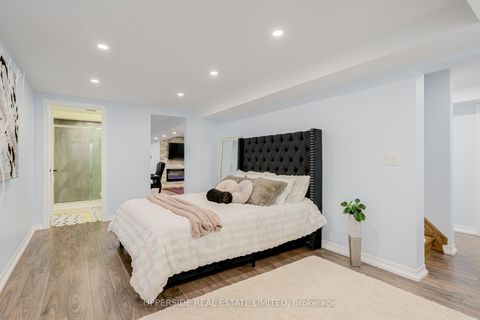 Photo 33 at 167 Covent Crescent, Aurora Highlands, Aurora