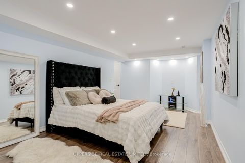 Photo 34 at 167 Covent Crescent, Aurora Highlands, Aurora