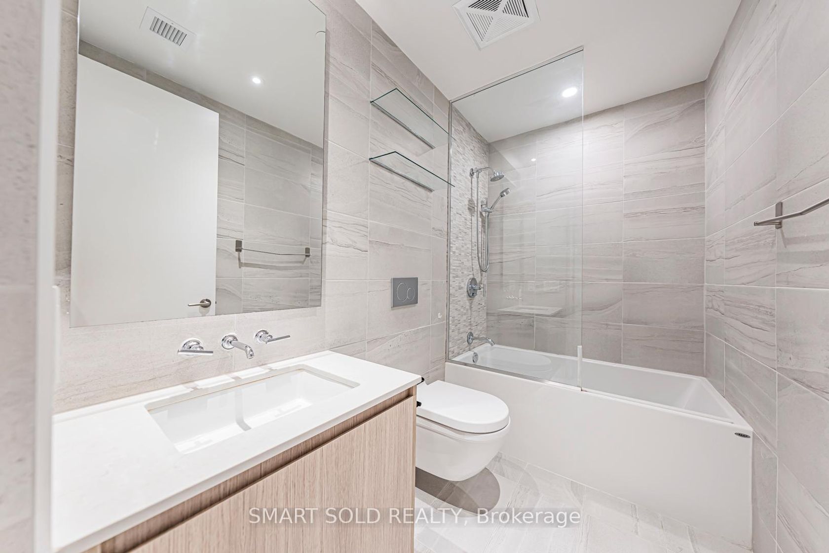 Photo 7 at 1307 - 81 Wellesley Street E, Yonge Corridor, Toronto Photo 7 at 1307 - 81 Wellesley Street E, Yonge Corridor, Toronto