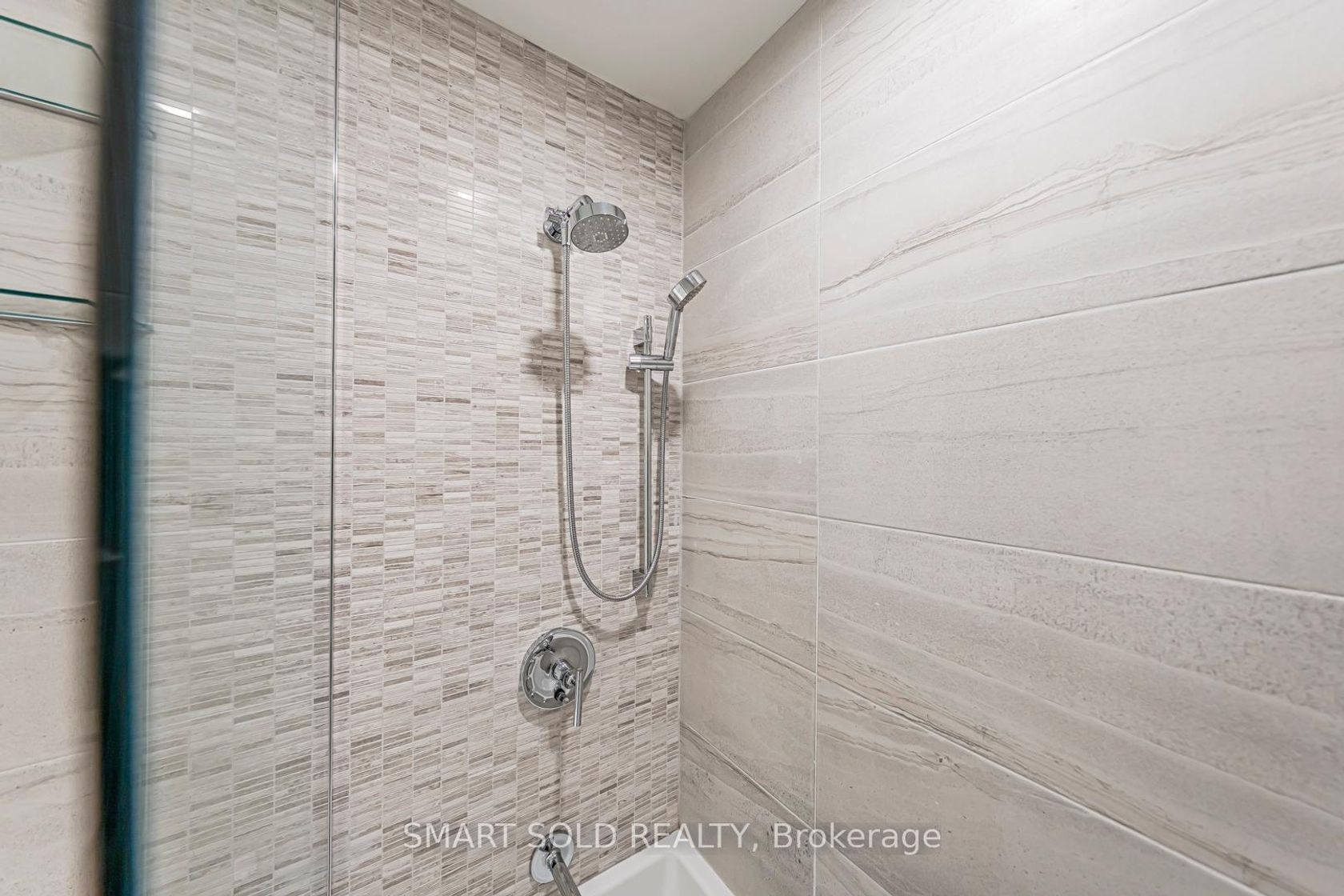 Photo 9 at 1307 - 81 Wellesley Street E, Yonge Corridor, Toronto Photo 9 at 1307 - 81 Wellesley Street E, Yonge Corridor, Toronto