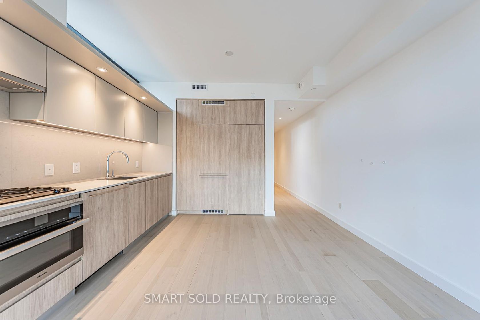 Photo 13 at 1307 - 81 Wellesley Street E, Yonge Corridor, Toronto Photo 13 at 1307 - 81 Wellesley Street E, Yonge Corridor, Toronto