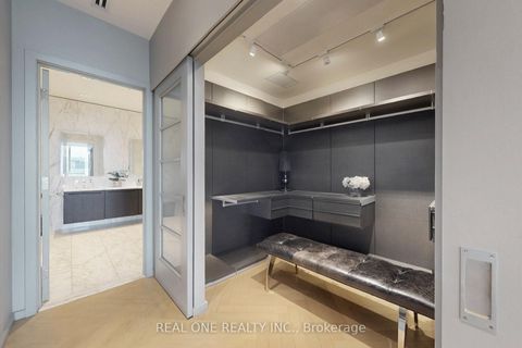 Photo 22 at 6205 - 180 UNIVERSITY Avenue, Bay Street Corridor, Toronto