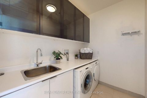 Photo 31 at 6205 - 180 UNIVERSITY Avenue, Bay Street Corridor, Toronto