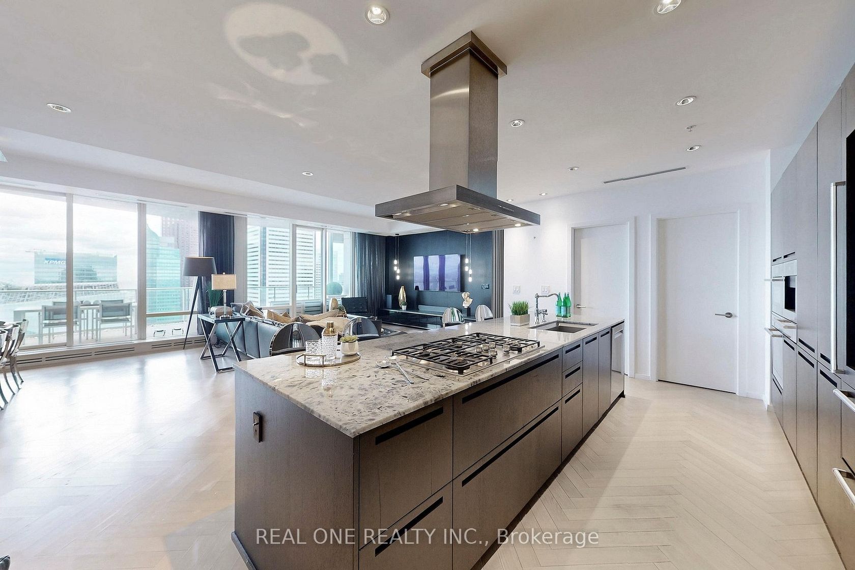 Photo 13 at 6205 - 180 UNIVERSITY Avenue, Bay Street Corridor, Toronto Photo 13 at 6205 - 180 UNIVERSITY Avenue, Bay Street Corridor, Toronto